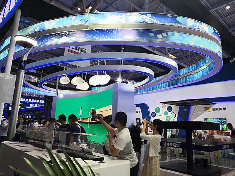 重慶市涪陵區(qū)經(jīng)濟(jì)和信息化委員會——政府展位設(shè)計(jì) 重慶市涪陵區(qū)經(jīng)濟(jì)和信息化委員會——政府展位設(shè)計(jì)