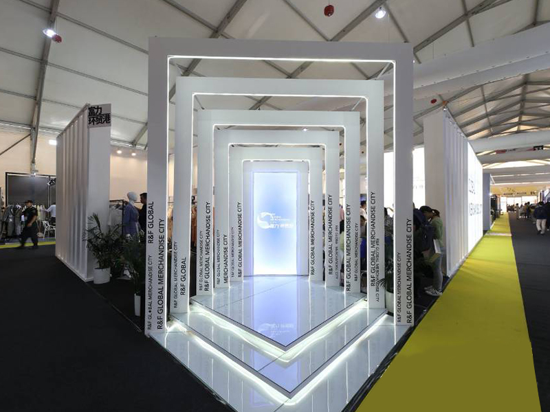 富力環(huán)貿(mào)港——服裝展設(shè)計(jì)搭建 富力環(huán)貿(mào)港——服裝展設(shè)計(jì)搭建