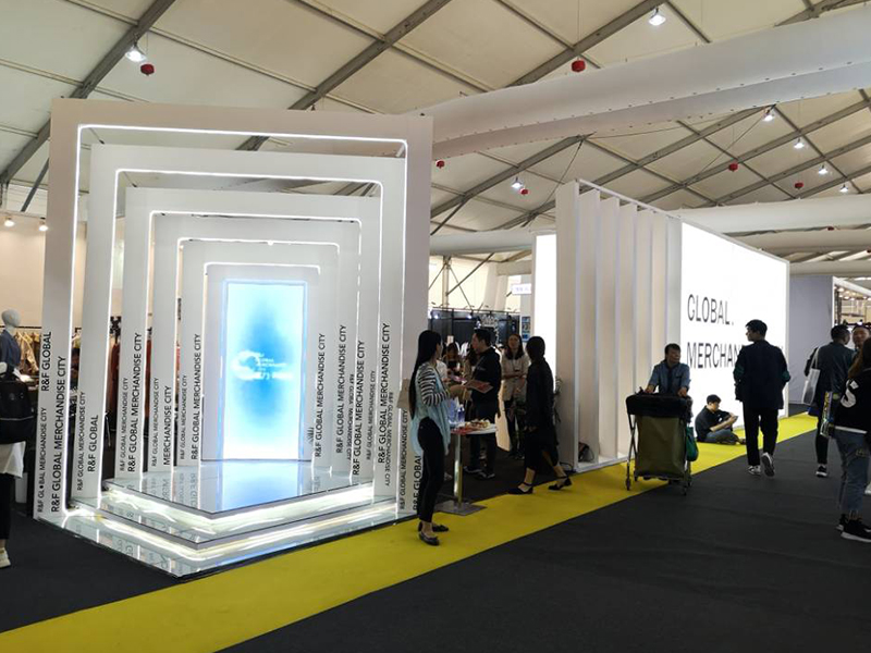 富力環(huán)貿(mào)港——服裝展設(shè)計(jì)搭建 富力環(huán)貿(mào)港——服裝展設(shè)計(jì)搭建