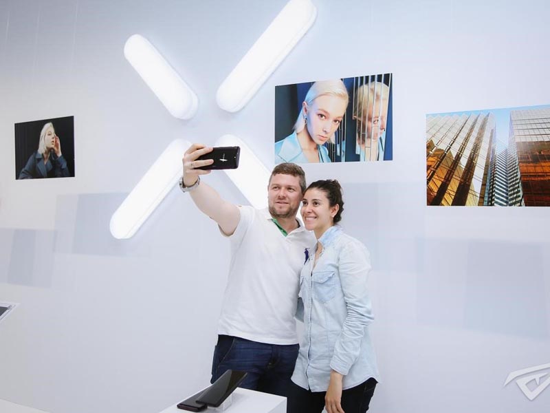 oppo find x深圳地標—快閃店設(shè)計